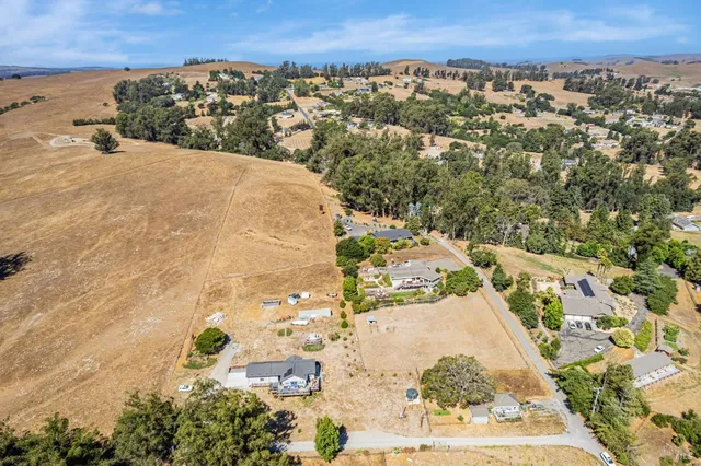 $1,675,000 | 268 Eucalyptus Road, Petaluma, CA 94952