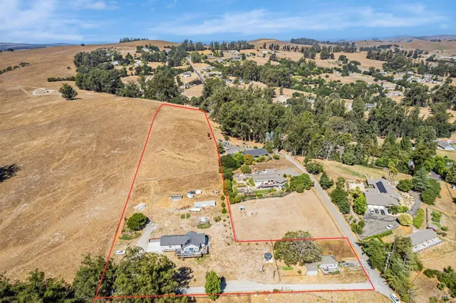 $1,675,000 | 268 Eucalyptus Road, Petaluma, CA 94952