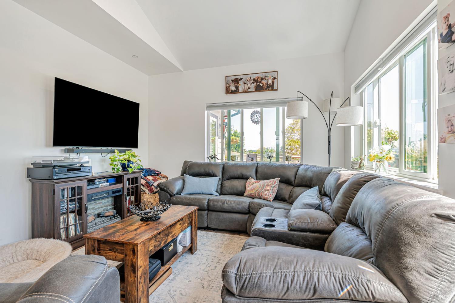 268 Eucalyptus Road Petaluma, CA 94952 - Photo 29 of 48