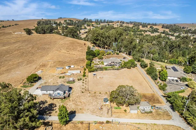 $1,675,000 | 268 Eucalyptus Road, Petaluma, CA 94952
