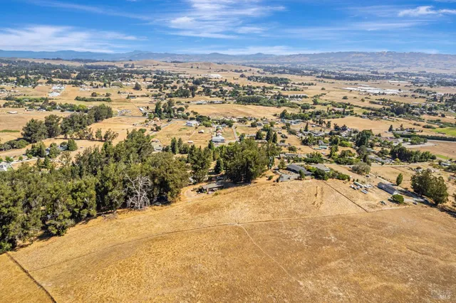 $1,675,000 | 268 Eucalyptus Road, Petaluma, CA 94952