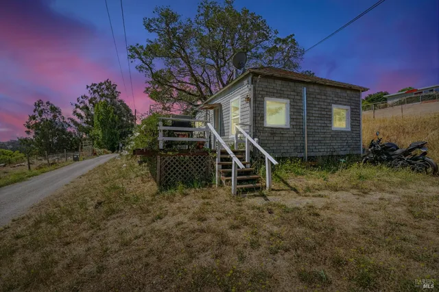 $1,675,000 | 268 Eucalyptus Road, Petaluma, CA 94952