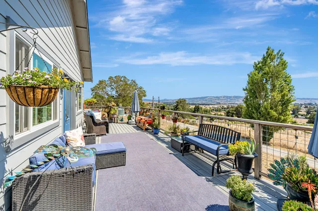 $1,675,000 | 268 Eucalyptus Road, Petaluma, CA 94952