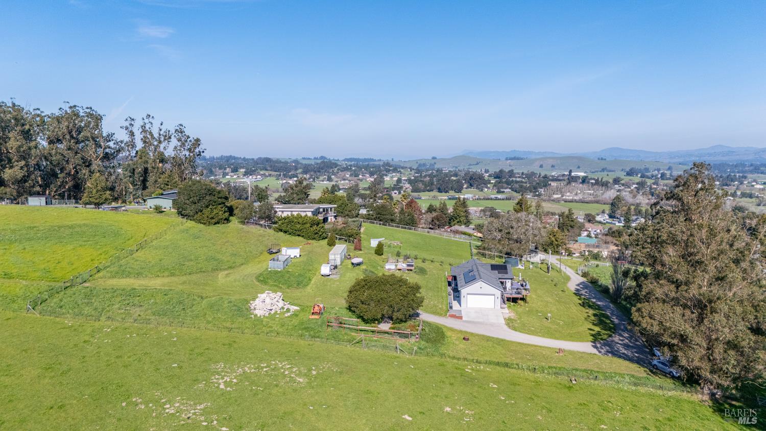 268 Eucalyptus Road Petaluma, CA 94952 - Photo 8 of 48