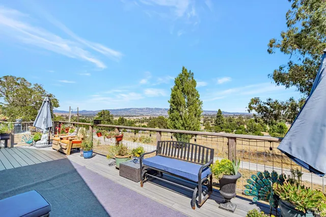 $1,675,000 | 268 Eucalyptus Road, Petaluma, CA 94952