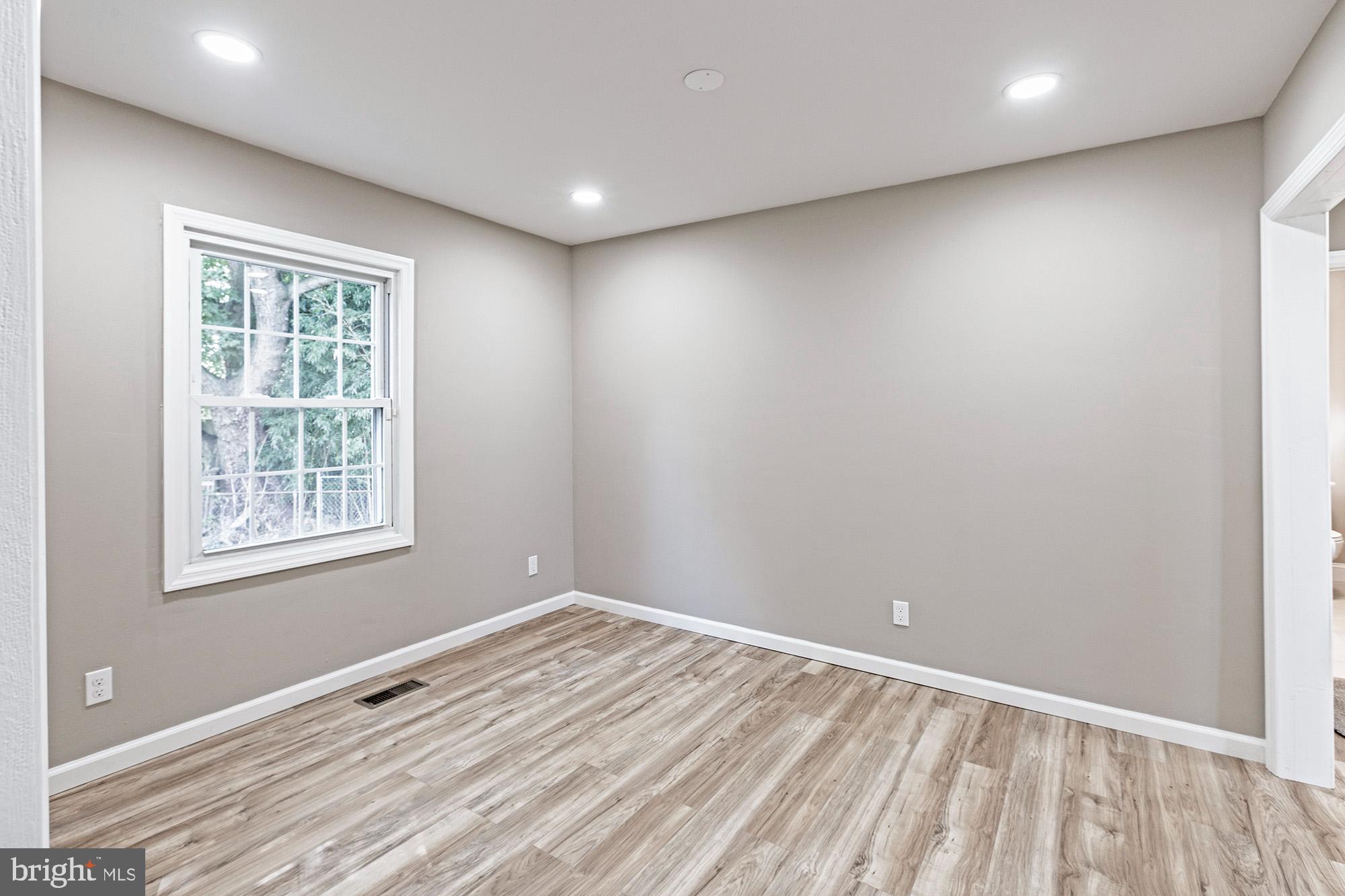 96 Riviera Drive Pennsville, NJ 08070 - Photo 12 of 32
