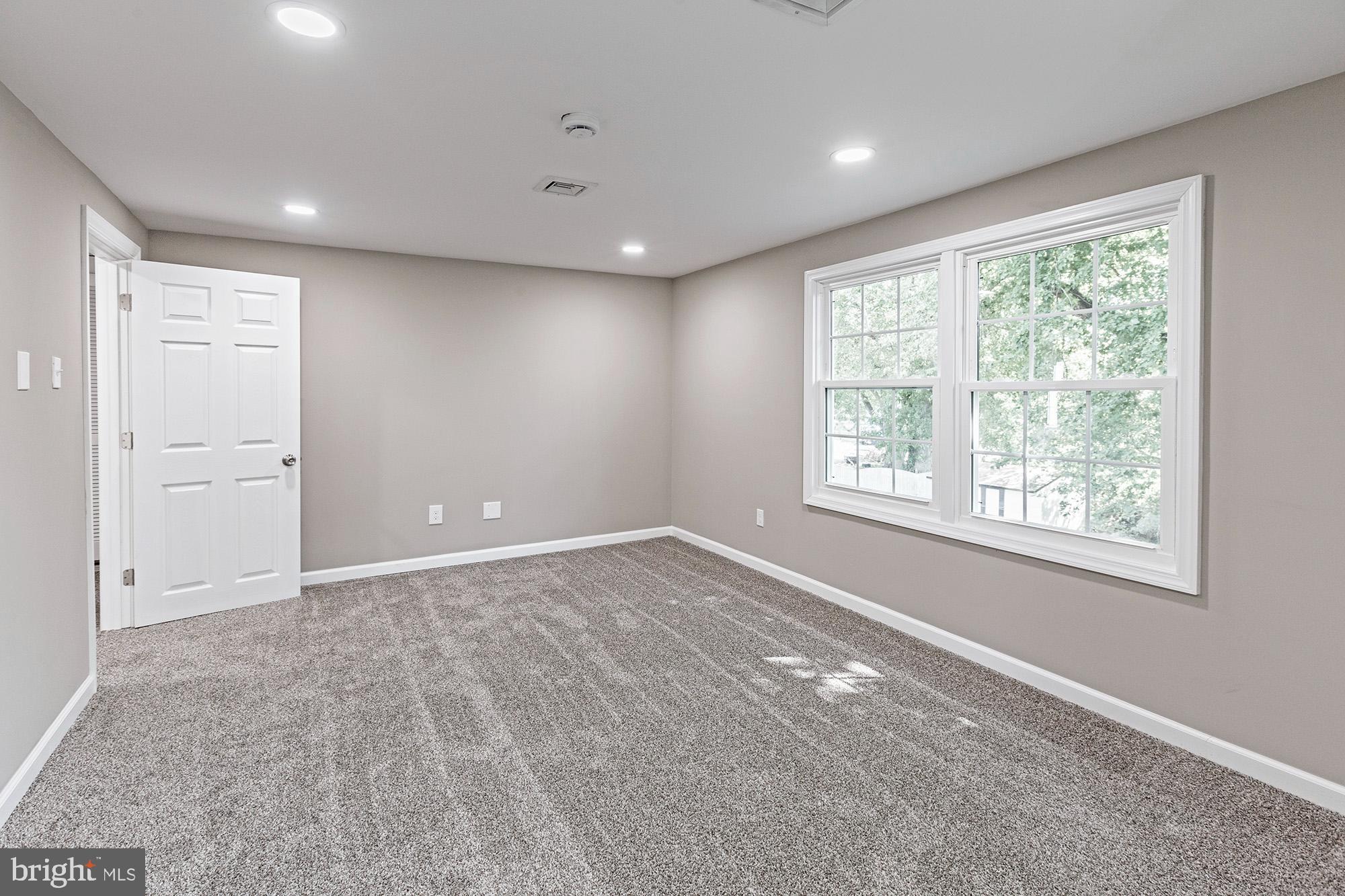 96 Riviera Drive Pennsville, NJ 08070 - Photo 17 of 32