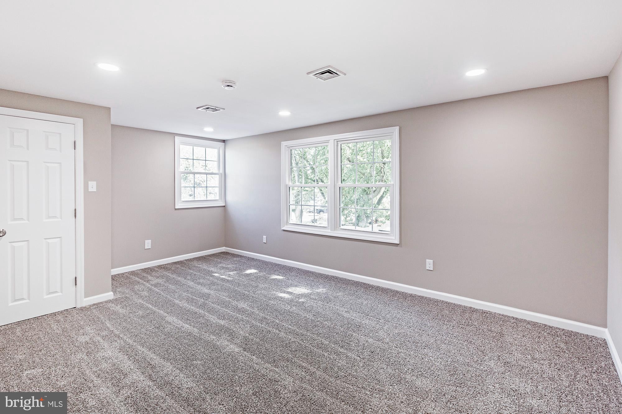 96 Riviera Drive Pennsville, NJ 08070 - Photo 20 of 32