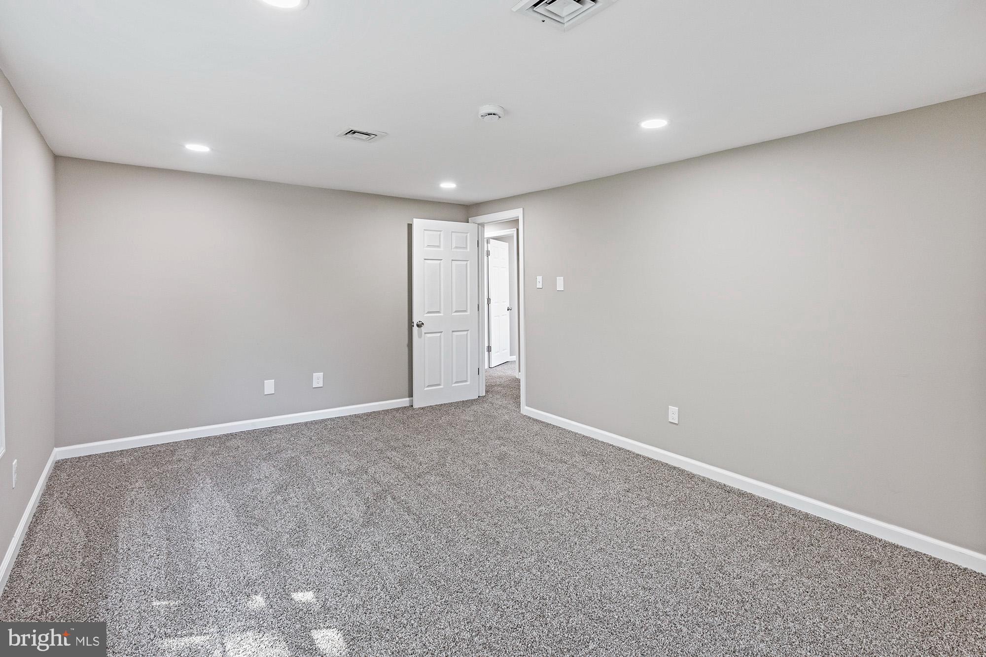 96 Riviera Drive Pennsville, NJ 08070 - Photo 21 of 32