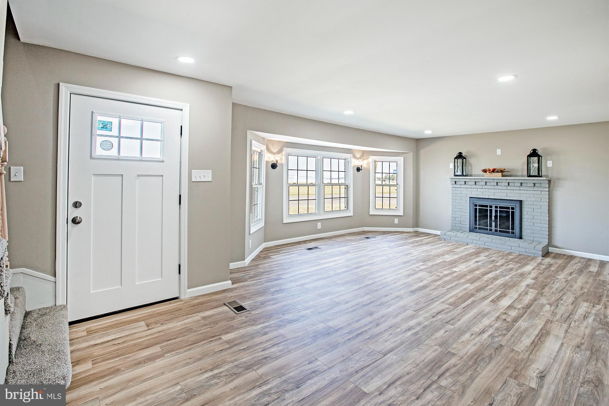 96 Riviera Drive Pennsville, NJ 08070 - Photo 3 of 32