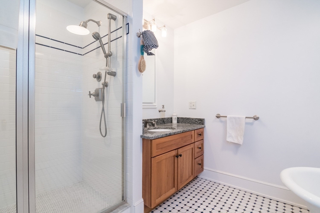 88 Round Hill Road, Unit 2 Northampton, MA 01060 - Photo 26 of 38