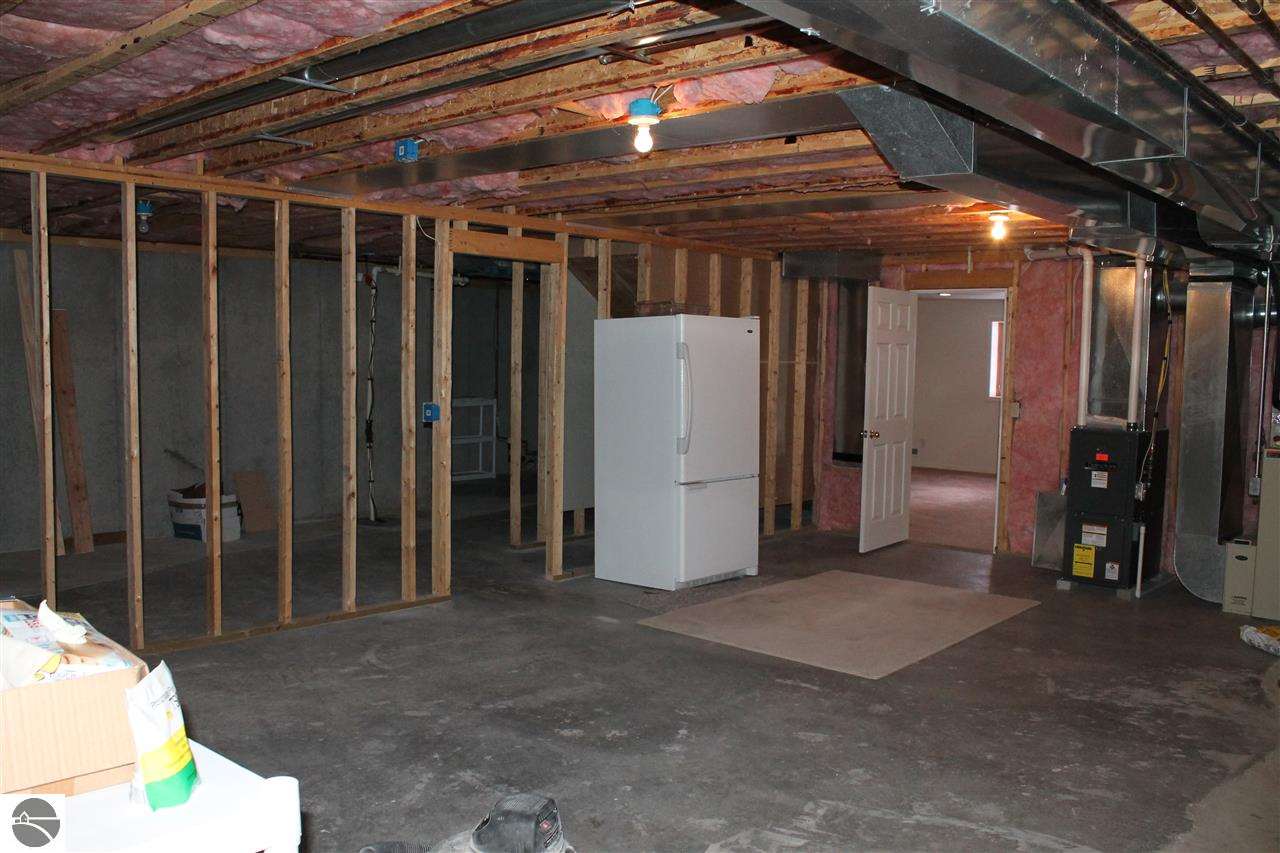 4768 South Meridian Road Mount Pleasant, MI 48858 - Photo 40 of 53 1794566-39.JPG