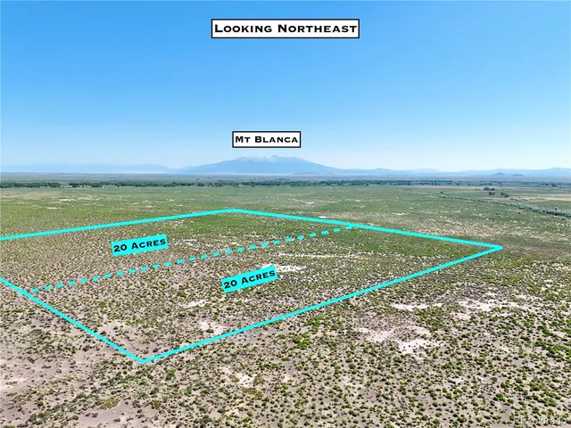 a view of a tennis court