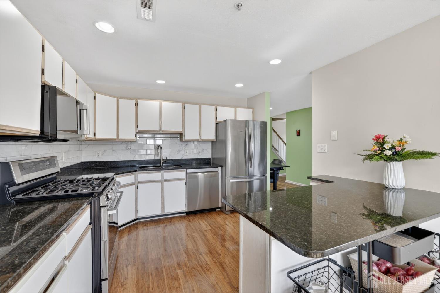 217 Prestwick Way Edison, NJ 08820 - Photo 11 of 30