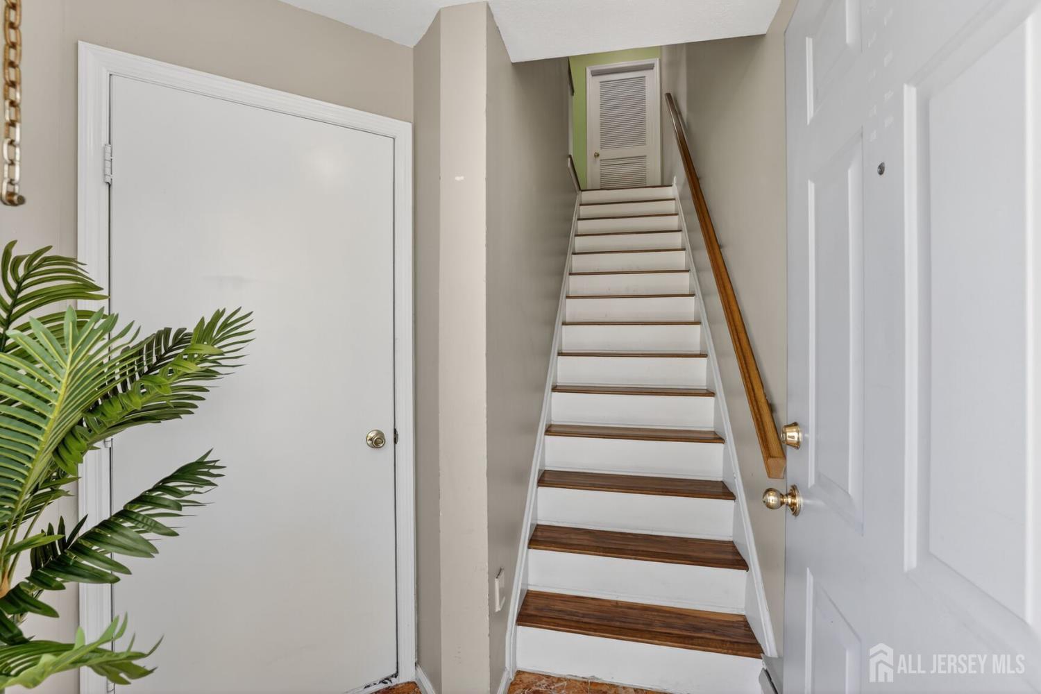 217 Prestwick Way Edison, NJ 08820 - Photo 4 of 30