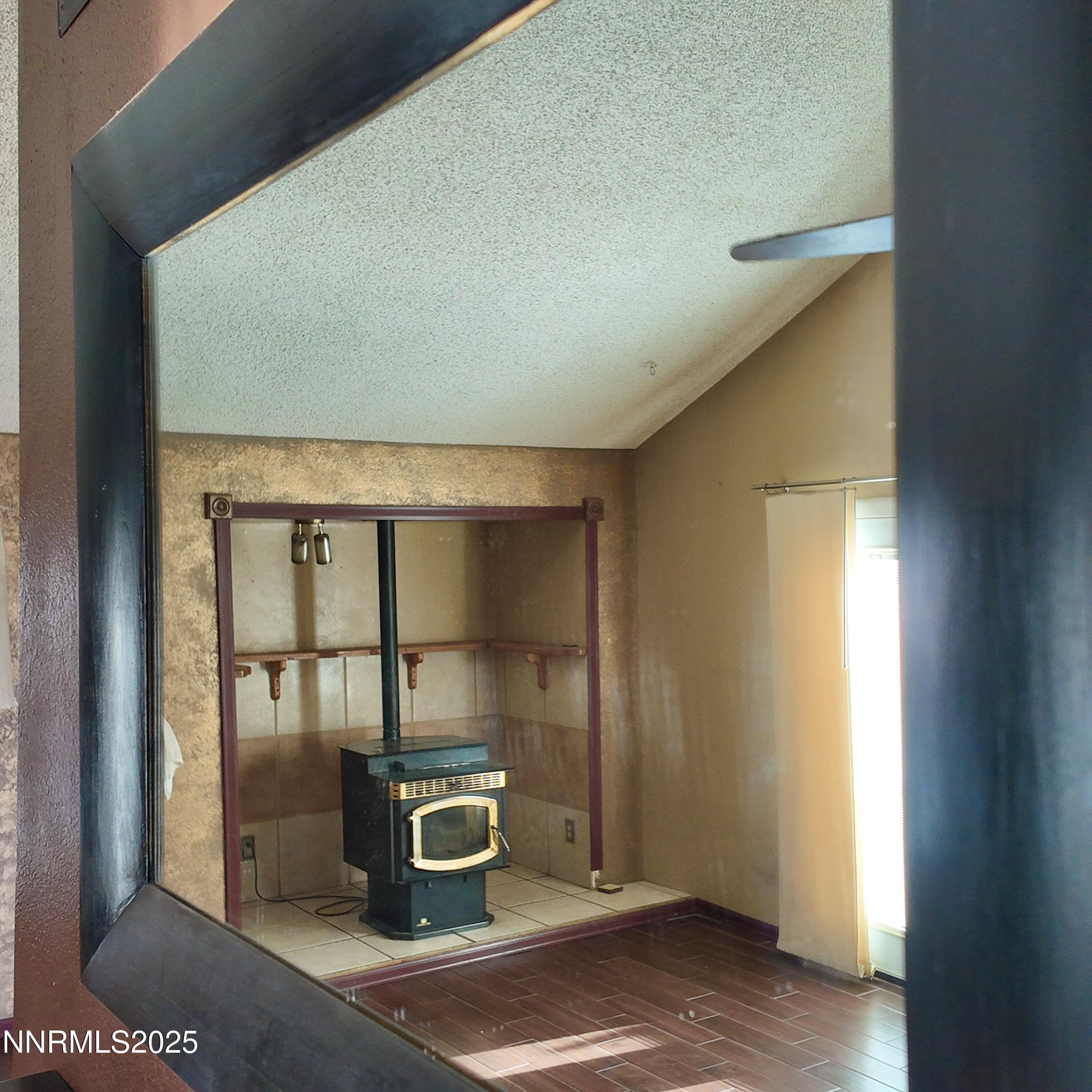 455 Connely Street Hawthorne, NV 89415 - Photo 13 of 43 Mirror