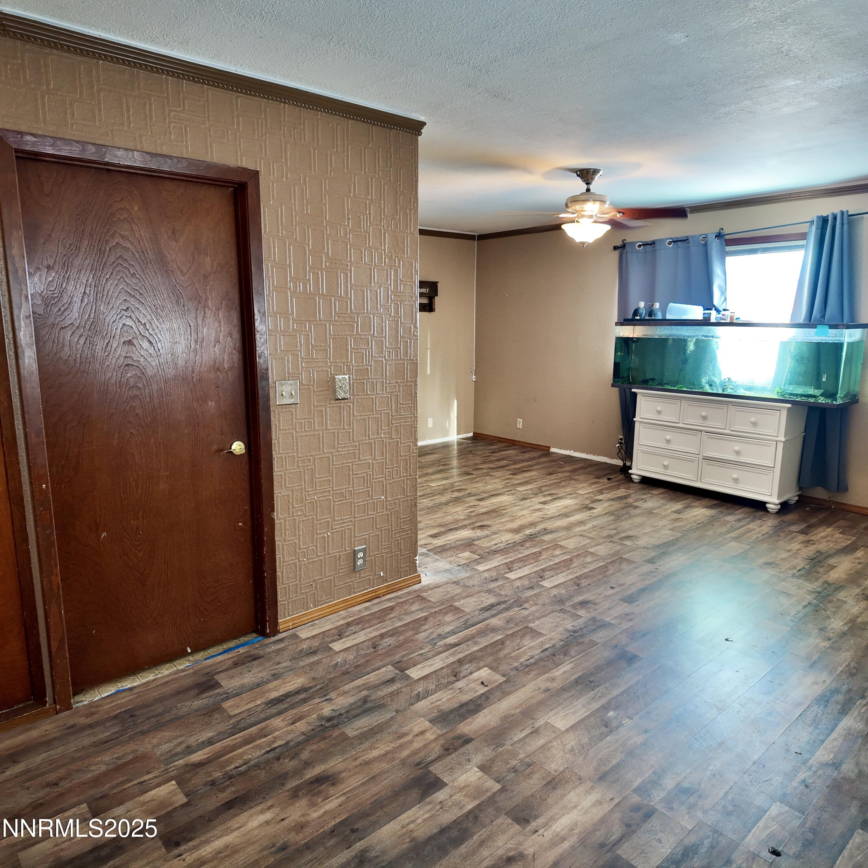 455 Connely Street Hawthorne, NV 89415 - Photo 32 of 43 En Suite 1