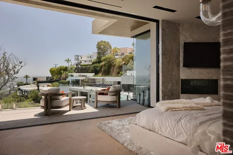 $68,000,000 | 9330 Flicker Way, Los Angeles, CA 90069