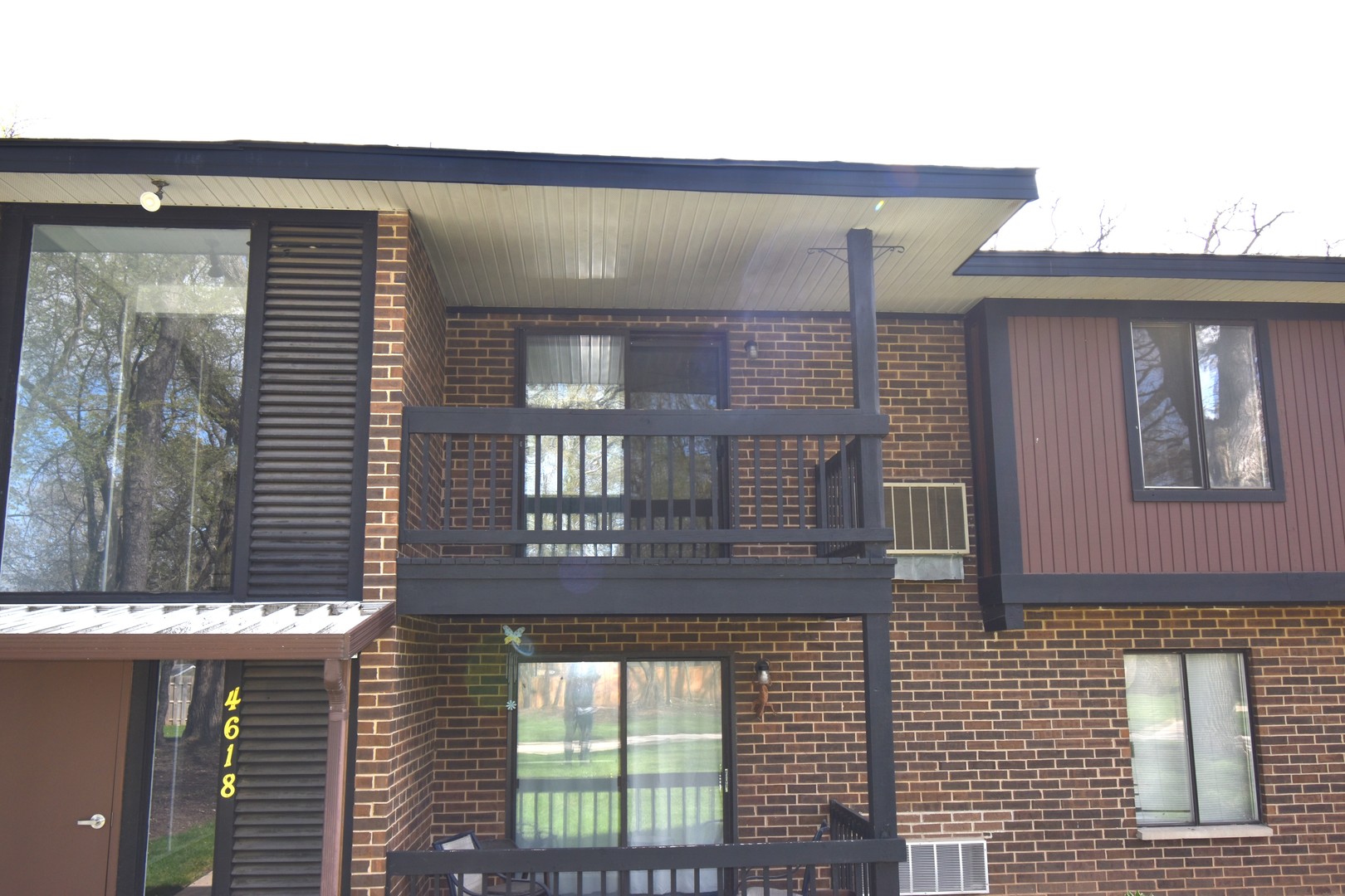 4618 Northfox Lane, Unit 6 McHenry, IL 60050 - Photo 15 of 15 a front view of a house