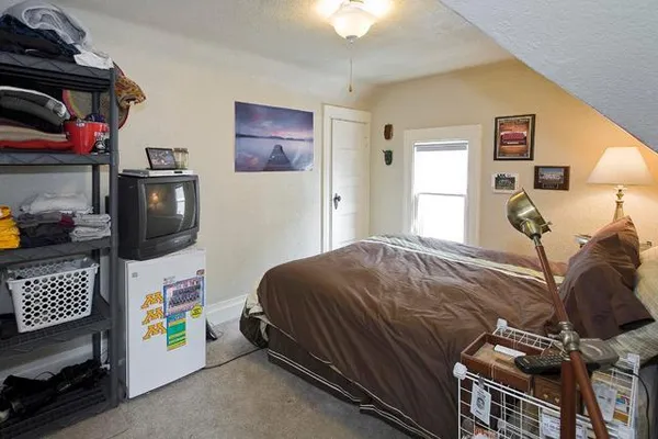 $2,550 | 2309 Cole Avenue Southeast, Minneapolis, MN 55414