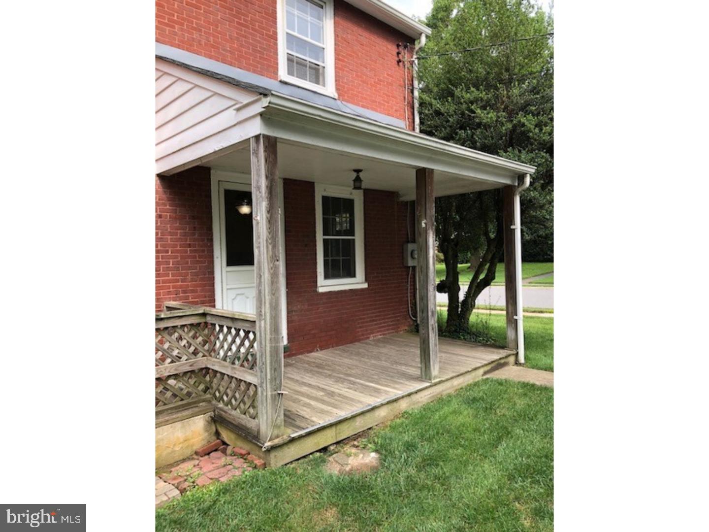 121 Townsend Road Newark, DE 19711 - Photo 3 of 15 Exterior Front