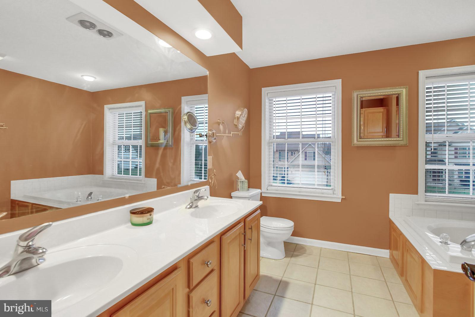 272 Bloomfield Drive Lititz, PA 17543 - Photo 8 of 33