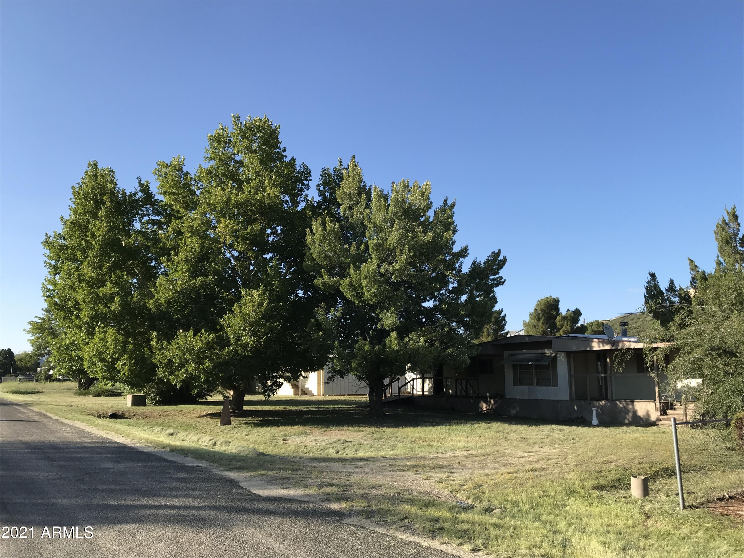 18405 Pioneer Avenue Peeples Valley, AZ 86332 - Photo 2 of 40 IMG_1434