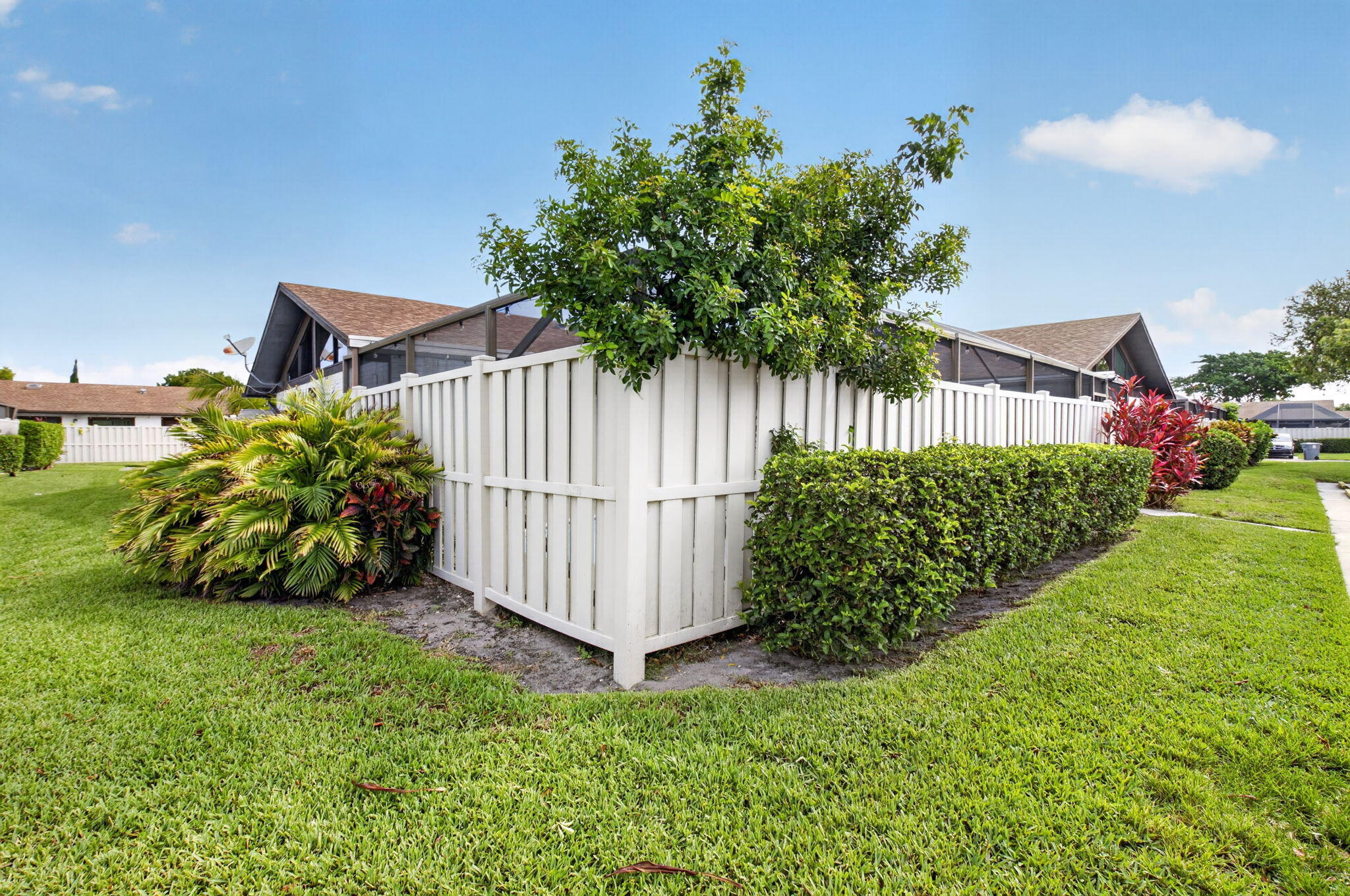 9939 Boca Gardens Trail, Unit D Boca Raton, FL 33496 - Photo 3 of 26 Side View of Villa