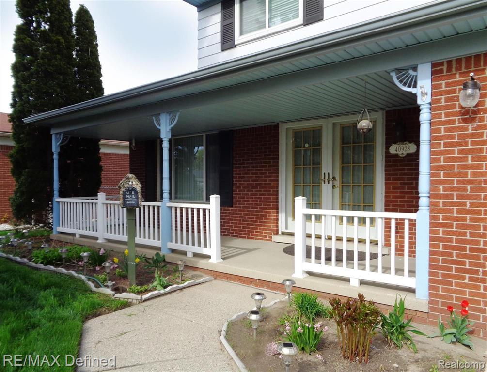 40928 Pickett Ridge Road Sterling Heights, MI 48313 - Photo 2 of 23