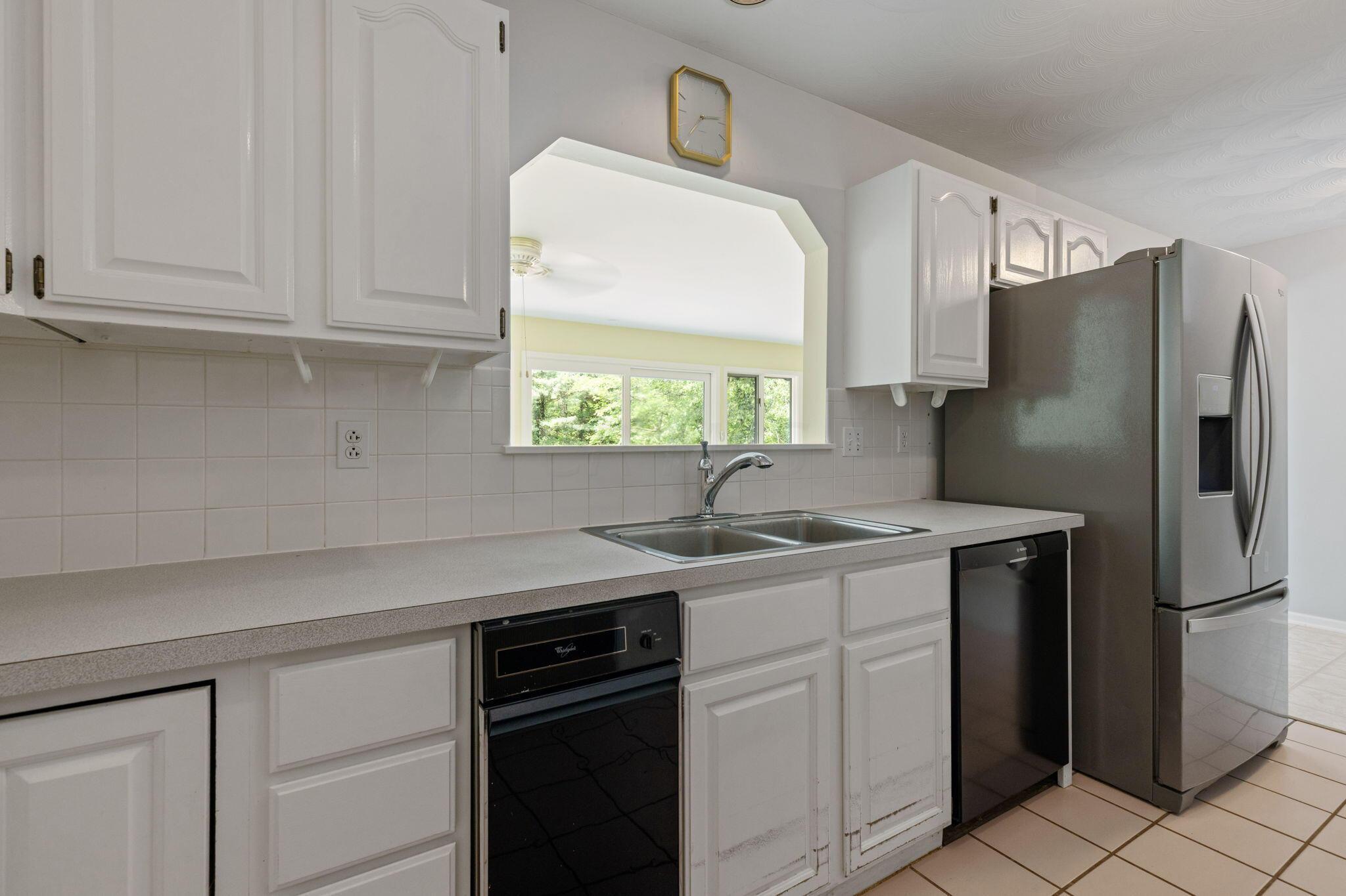 8945 Cheshire Road Sunbury, OH 43074 - Photo 21 of 56 Kitchen view to rear windows