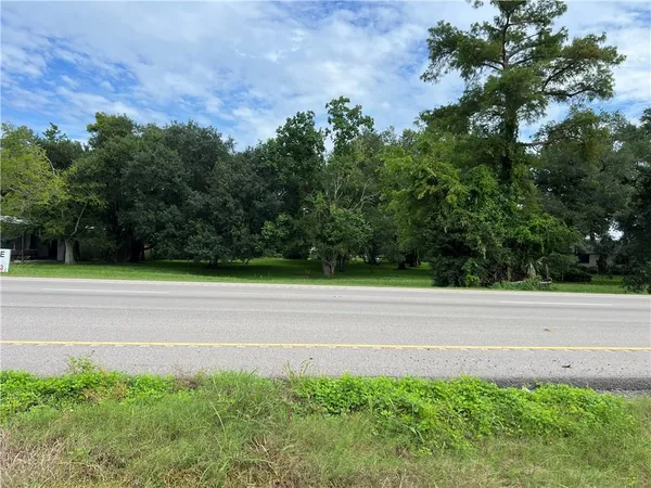 $150,000 | 17262 Highway 90, Des Allemands, LA 70030