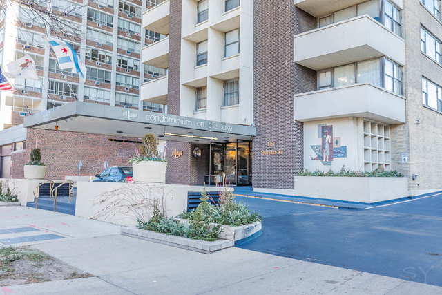 6157 North Sheridan Road, Unit 6A Chicago, IL 60660 - Photo 2 of 18