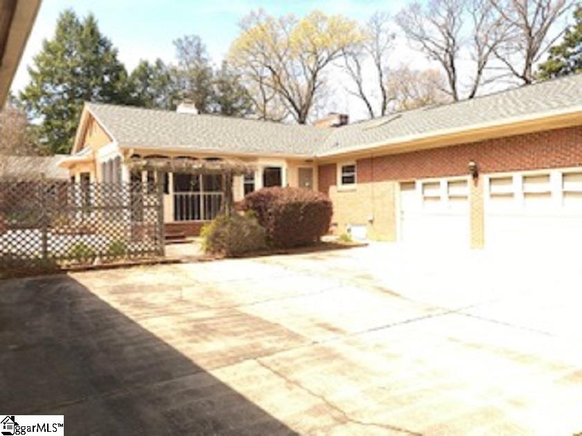 1132 Edwards Road Greenville, SC 29615 - Photo 2 of 8