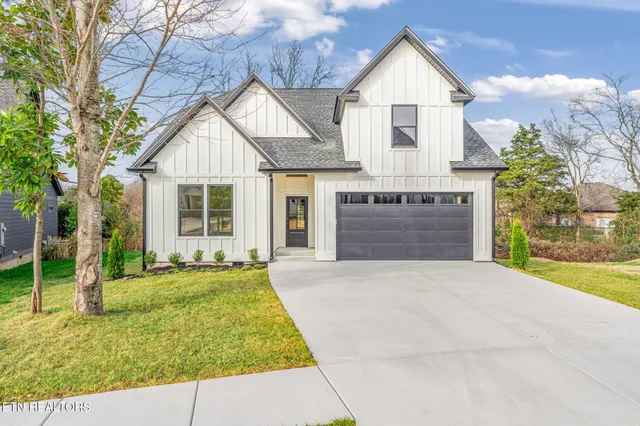 $499,900 | 5034 Grove Park Court Northeast, Cleveland, TN 37312