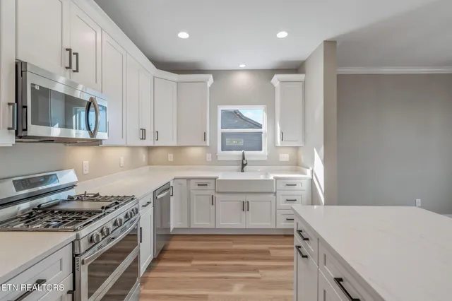 $499,900 | 5034 Grove Park Court Northeast, Cleveland, TN 37312