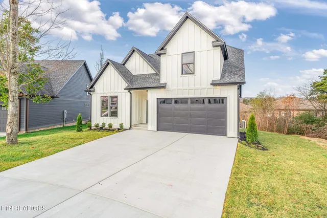 $499,900 | 5034 Grove Park Court Northeast, Cleveland, TN 37312