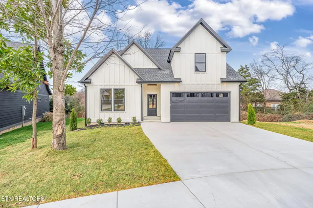 $499,900 | 5034 Grove Park Court Northeast, Cleveland, TN 37312