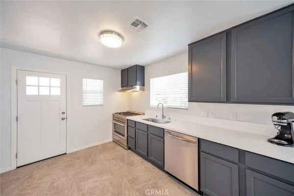 $3,500 | 17609 Covello Street, Van Nuys, CA 91406