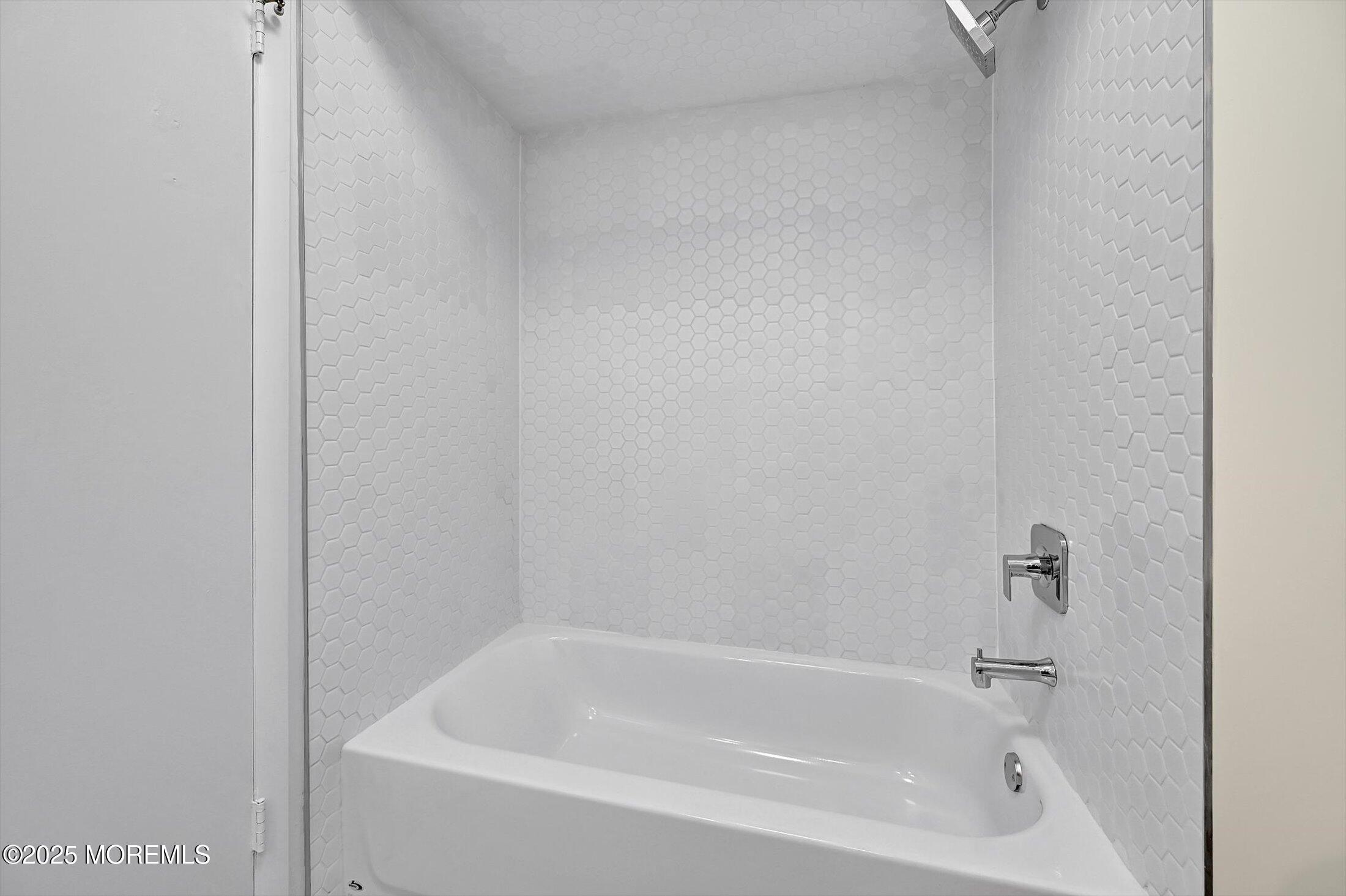 95 Arrowood Road, Unit A Manalapan, NJ 07726 - Photo 19 of 23 20-18023043