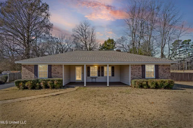 $275,000 | 213 Dogwood Lane, Batesville, MS 38606