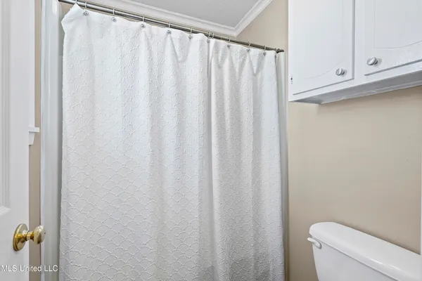 $275,000 | 213 Dogwood Lane, Batesville, MS 38606