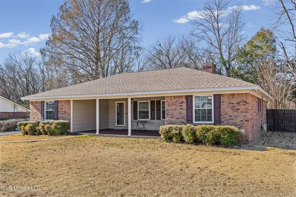 $275,000 | 213 Dogwood Lane, Batesville, MS 38606