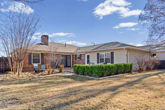 $275,000 | 213 Dogwood Lane, Batesville, MS 38606