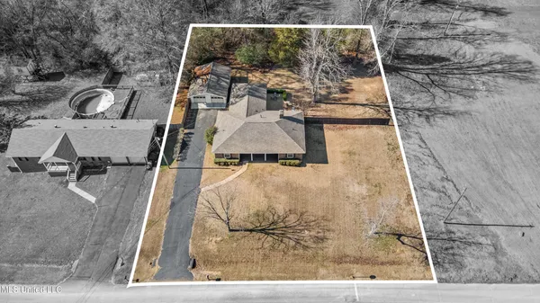 $275,000 | 213 Dogwood Lane, Batesville, MS 38606