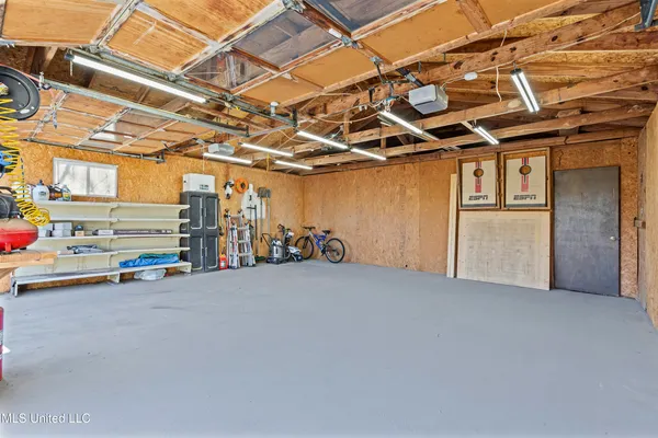 $275,000 | 213 Dogwood Lane, Batesville, MS 38606