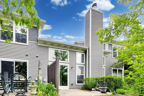$2,999 | 312 East Tall Oaks Lane, Itasca, IL 60143