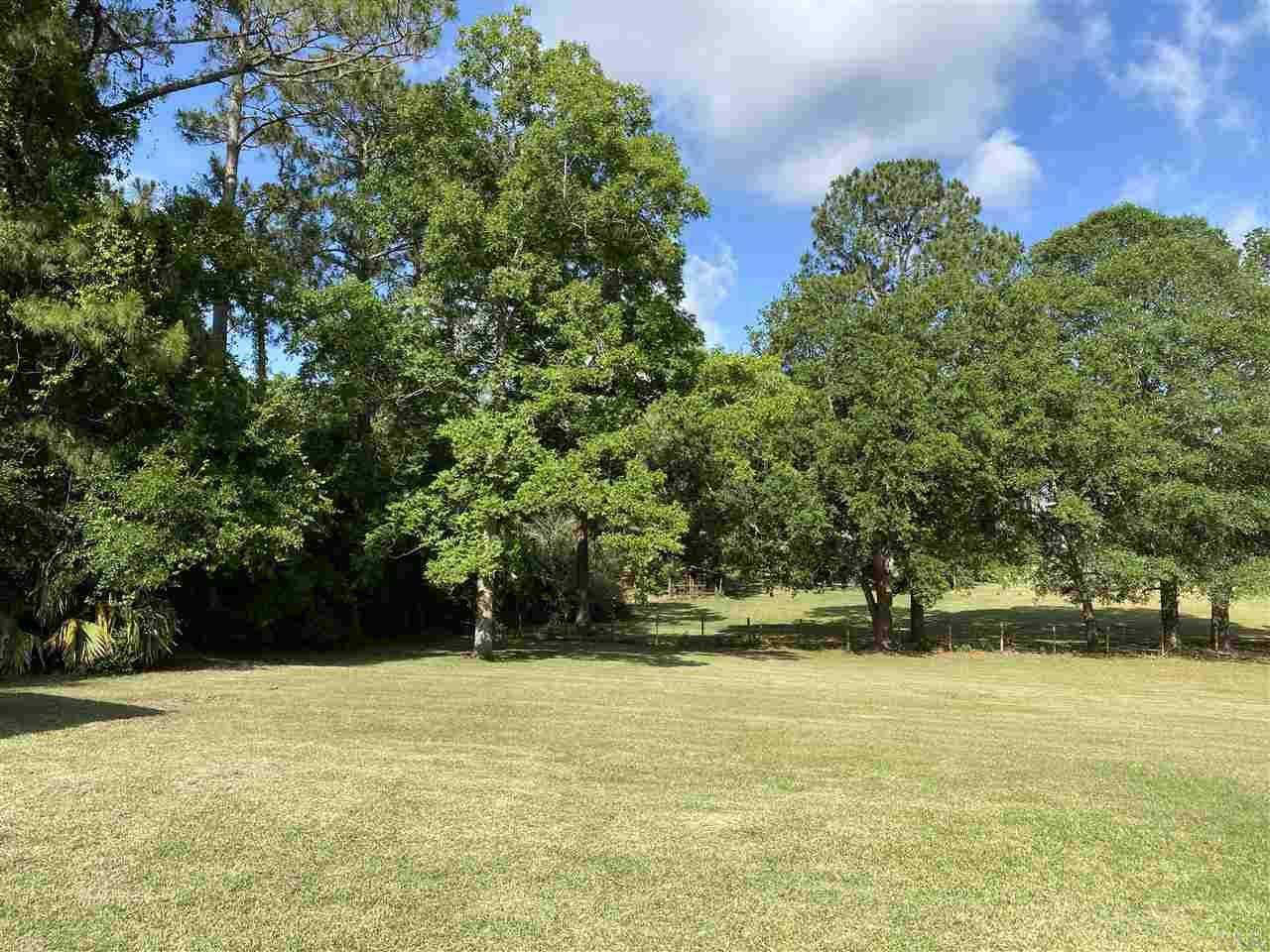 720 Green Hills Road Cantonment, FL 32533 - Photo 8 of 27 Gallery Image 8