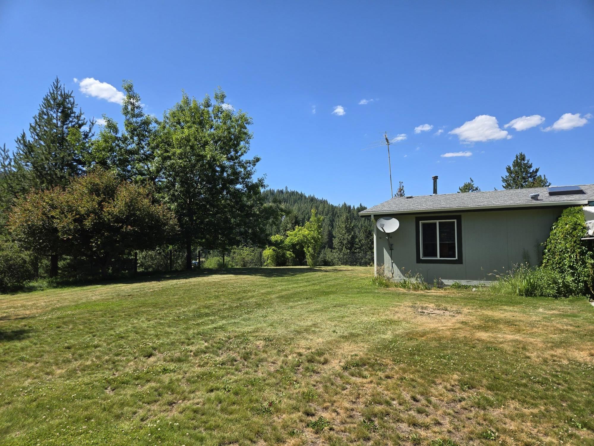4377 Whittier Road Clayton, WA 99110 - Photo 8 of 49