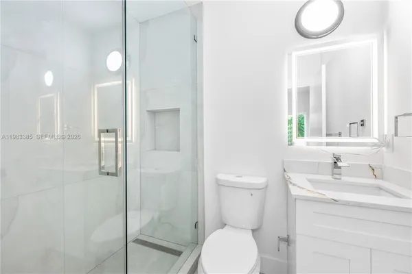 $3,500 | 2121 Northwest 45th Street, Unit 2123, Miami, FL 33142