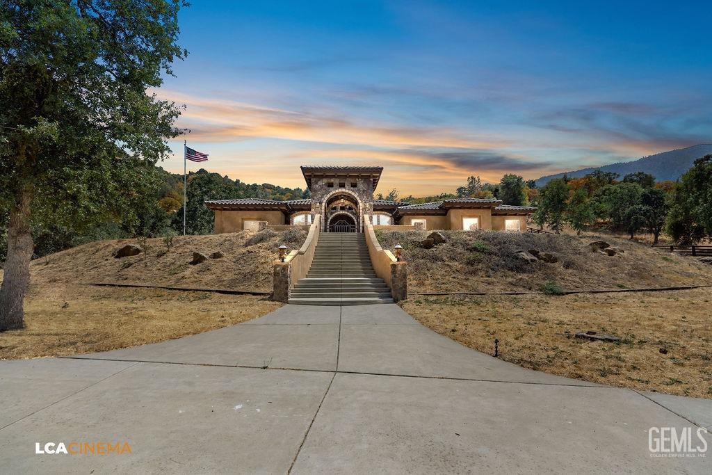 a view of a terrace view